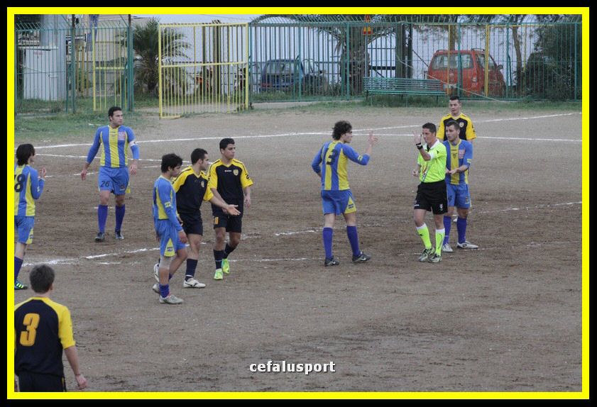 111210 Futura 189_tn.jpg